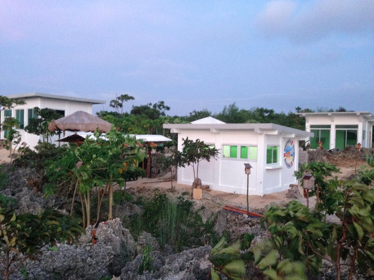 เบิร์ดแลนด์ บีช คลับ Hotel Bolinao ภายนอก รูปภาพ