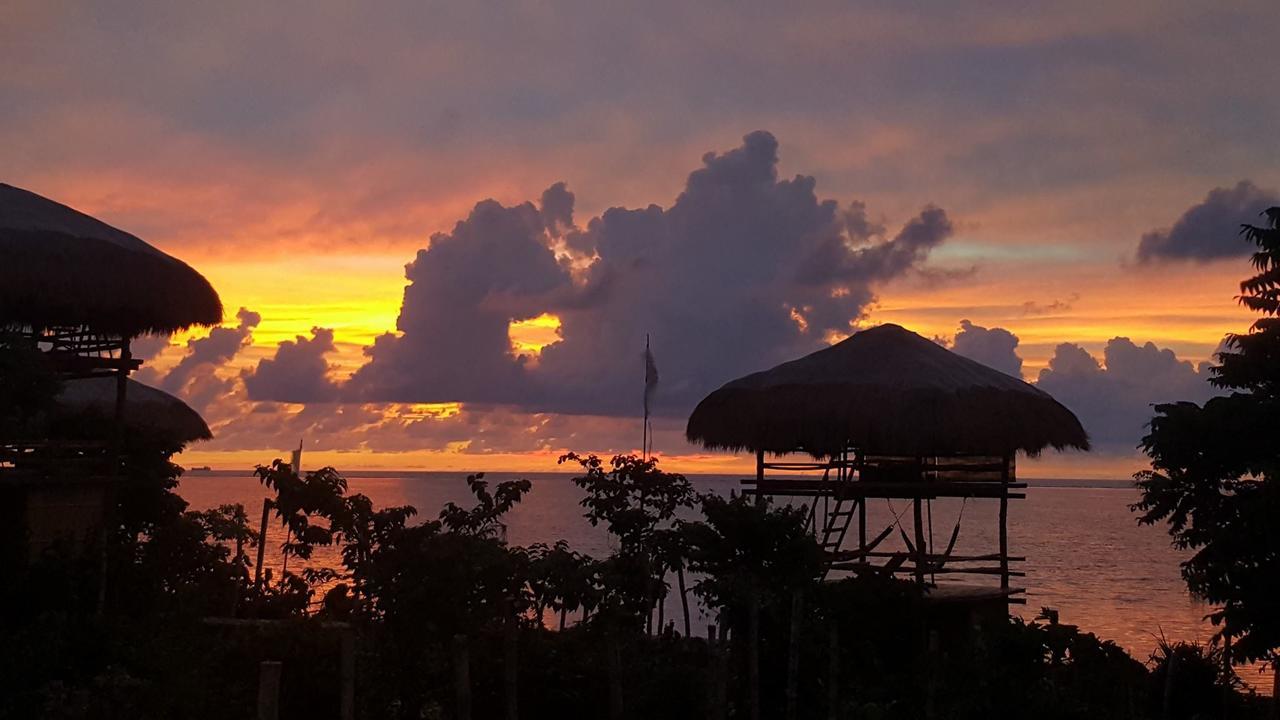เบิร์ดแลนด์ บีช คลับ Hotel Bolinao ภายนอก รูปภาพ